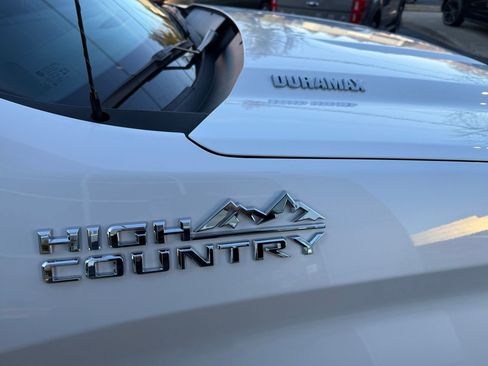 Used 2024 Chevrolet Silverado 1500 High Country w/ Technology Package image 18