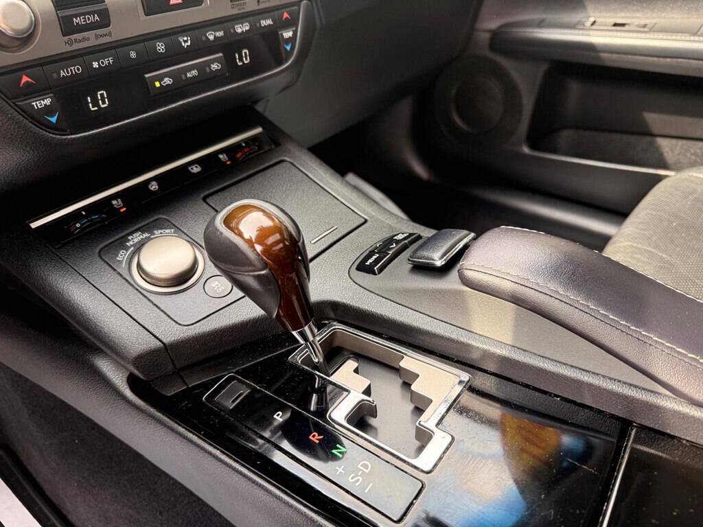 Used 2014 Lexus ES 350 w/ Ultra Luxury Package FWD image 16