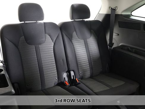 Used 2022 Kia Sorento LX FWD image 5