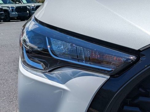 New 2024 Toyota Corolla Cross LE FWD image 9