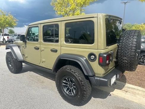 Used 2025 Jeep Wrangler Unlimited Sport AWD/4WD image 2