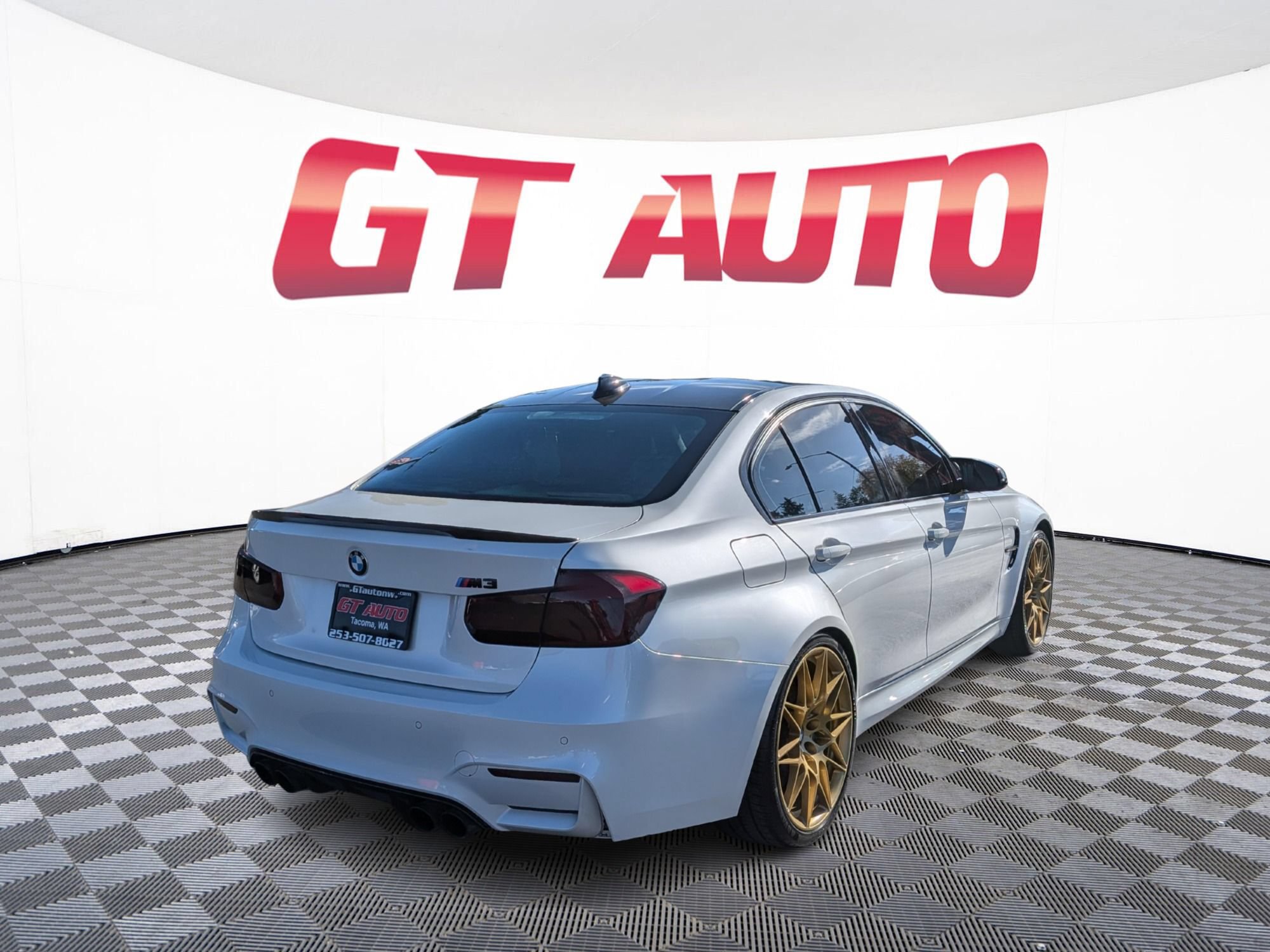 Used 2018 BMW M3 w/ Competition Package RWD image 4