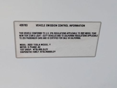 Used 2022 Tesla Model Y Long Range image 26