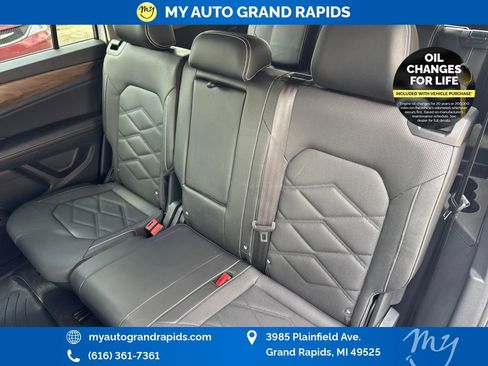 Used 2024 Volkswagen Atlas SE image 28