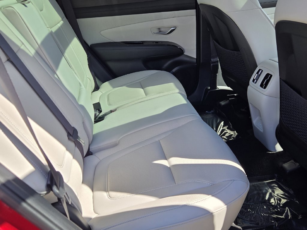 Certified 2025 Hyundai Tucson Limited AWD/4WD image 15
