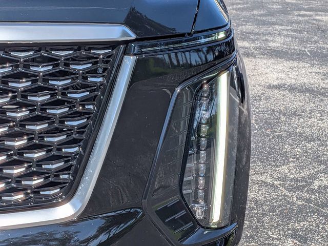 Certified 2025 Cadillac Escalade Premium Luxury AWD/4WD image 9