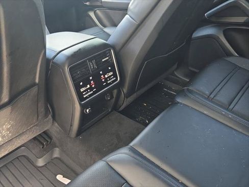 Used 2019 Porsche Cayenne AWD/4WD image 16