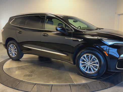 Used 2024 Buick Enclave Premium image 2