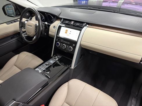 Used 2017 Land Rover Discovery HSE image 27