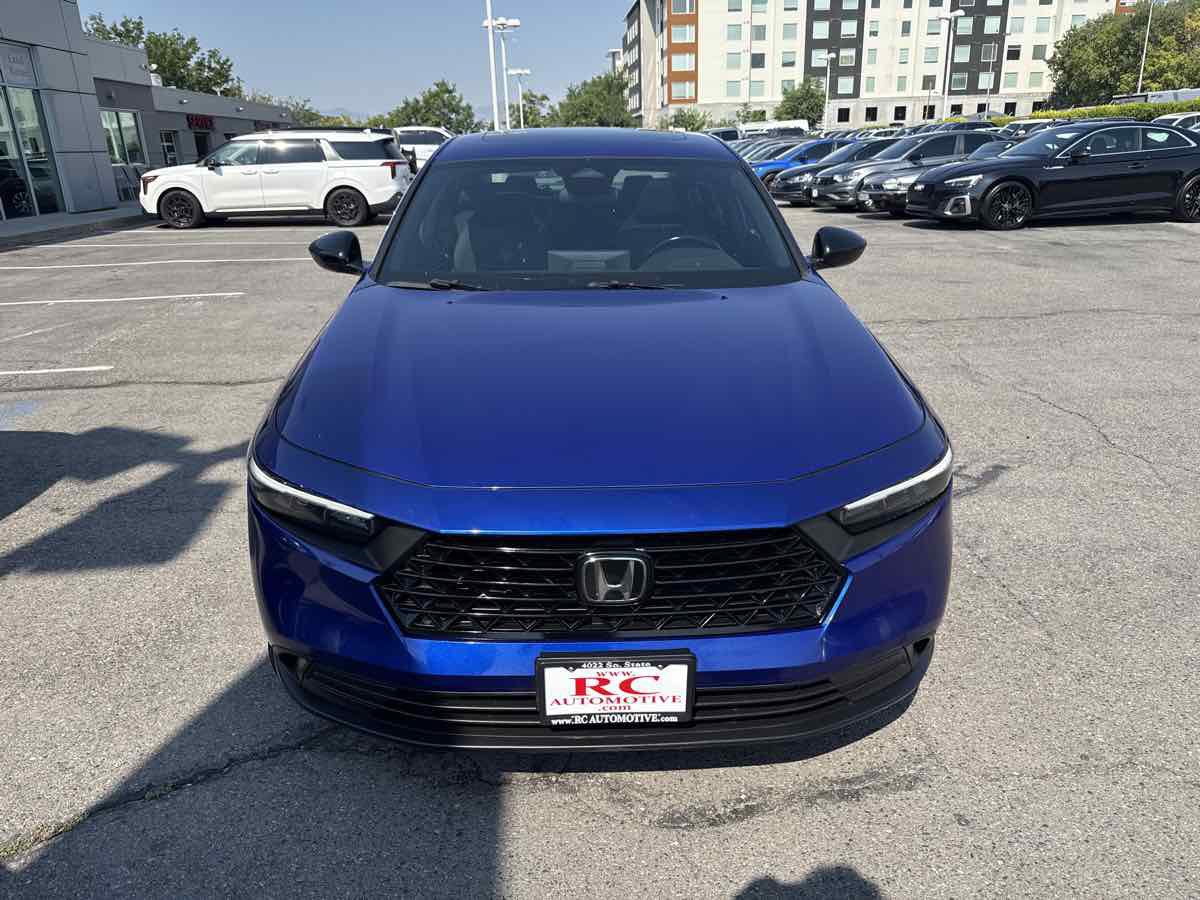 Used 2023 Honda Accord Sport image 3