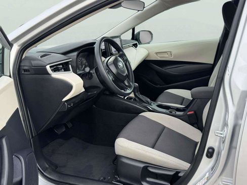 Used 2025 Toyota Corolla LE FWD image 20