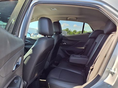 Used 2022 Buick Encore Preferred w/ Safety Package AWD/4WD image 21