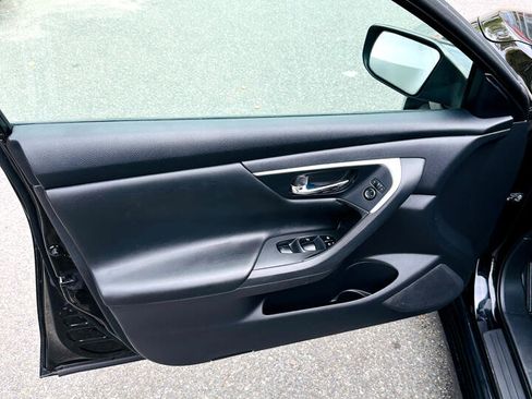 Used 2017 Nissan Altima 2.5 S w/ Power Driver Seat Package image 4