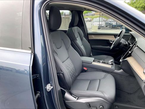 New 2026 Volvo XC90 T8 Plus w/ Protection Package Premier image 32