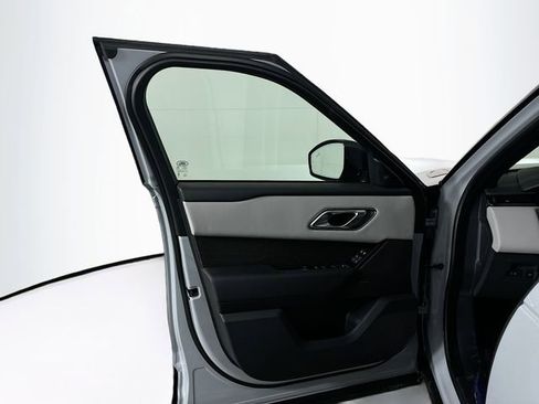 New 2026 Land Rover Range Rover Velar Dynamic SE image 11