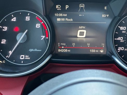 Used 2019 Alfa Romeo Giulia RWD image 26