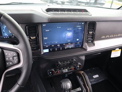New 2025 Ford Bronco Badlands image 5