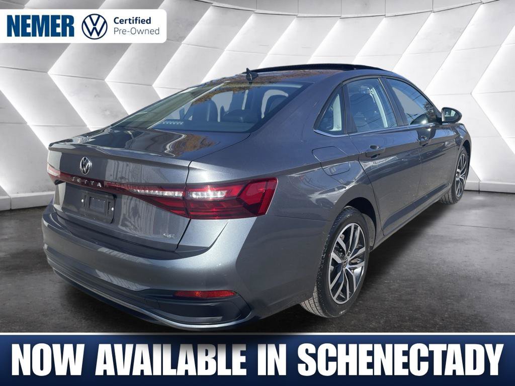Used 2025 Volkswagen Jetta SE FWD image 6