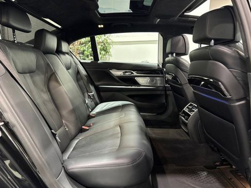 Used 2020 BMW 750i xDrive w/ Executive Package image 42