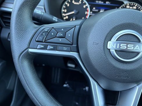 Used 2024 Nissan Altima 2.5 SV AWD/4WD image 17