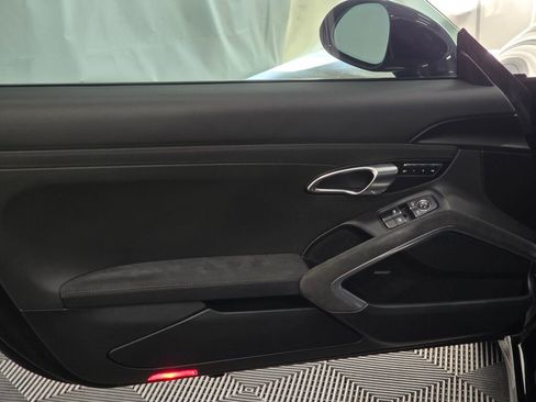 Certified 2018 Porsche 911 Carrera GTS image 31