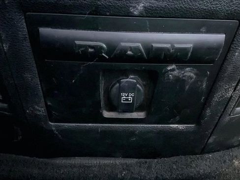 Used 2020 RAM 1500 Classic SLT w/ Luxury Group image 25