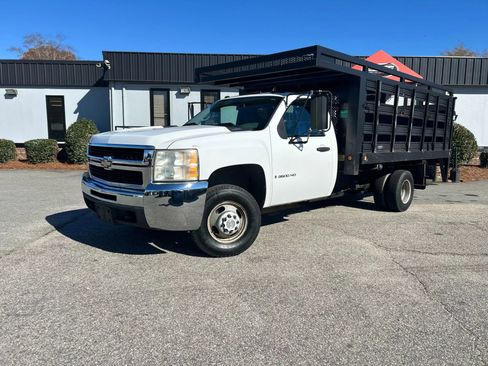 Used 2007 Chevrolet Silverado 3500 W/T image 3