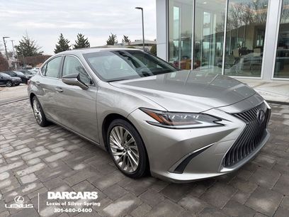 Used 2019 Lexus ES 300h w/ Accessory Package 2