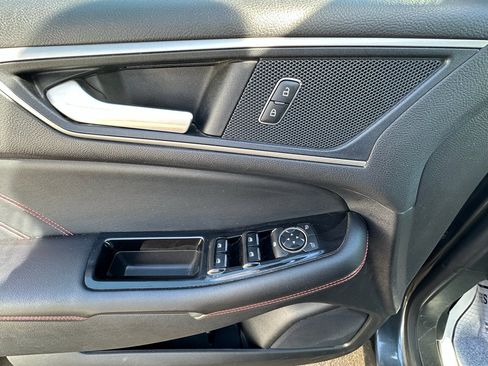 Used 2020 Ford Edge ST-Line w/ Cold Weather Package image 15