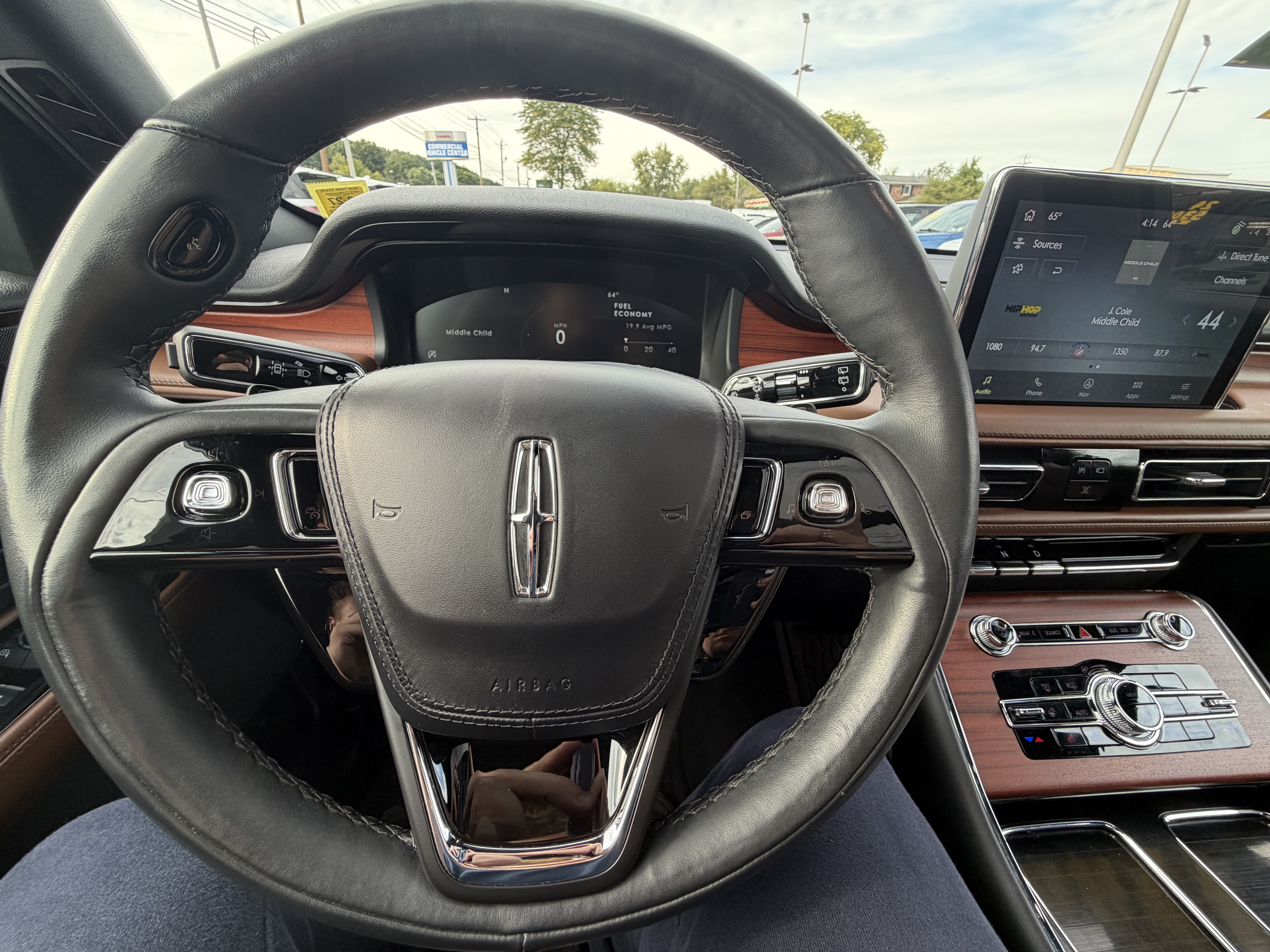 Used 2023 Lincoln Aviator Reserve w/ Equipment Group 201A AWD/4WD image 7
