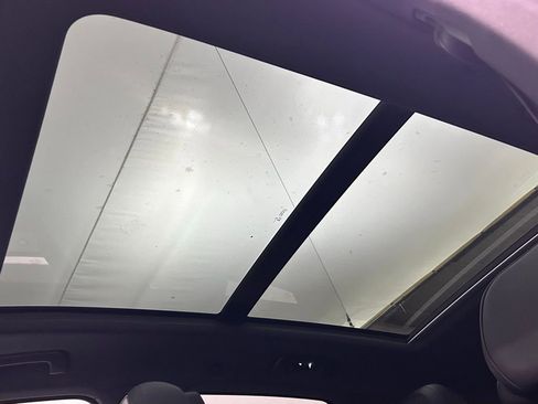 Used 2024 Porsche Cayenne image 22