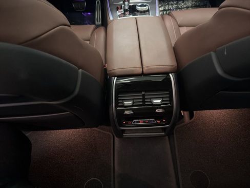 Used 2021 BMW X7 M50i image 24