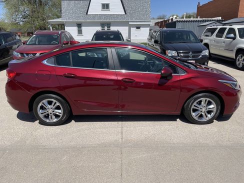 Used 2016 Chevrolet Cruze LT FWD image 7