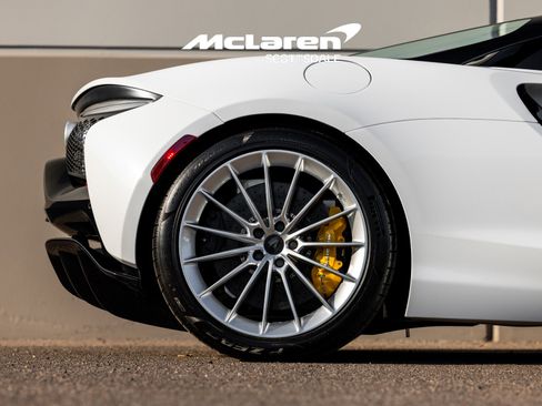 Used 2025 McLaren Artura Spider image 16