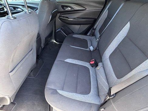 Used 2022 Chevrolet TrailBlazer LT w/ Confidence II Package FWD image 14