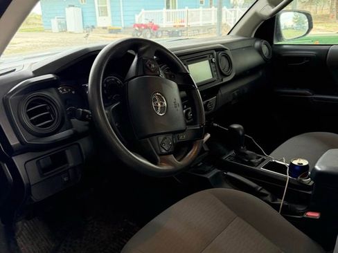 Used 2019 Toyota Tacoma SR w/ SX Package image 4
