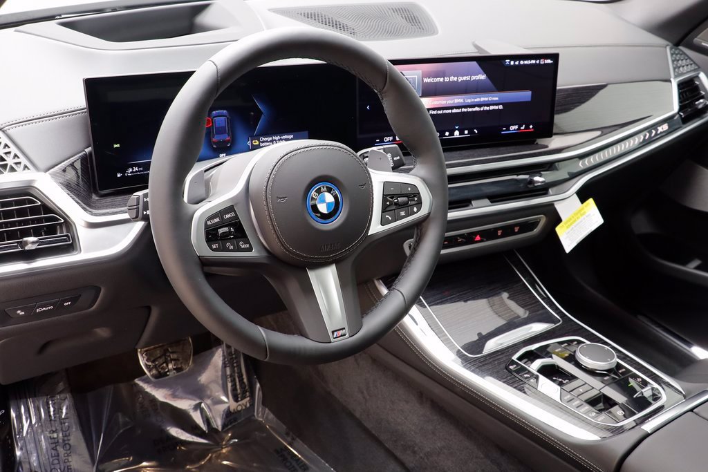 New 2026 BMW X5 xDrive50e w/ M Sport Package AWD/4WD image 7