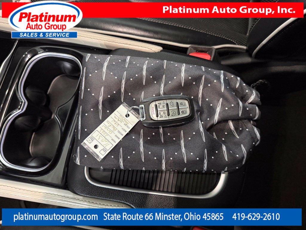 Used 2023 Chrysler Pacifica Limited FWD image 23