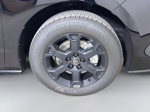 New 2026 Toyota Sienna XLE Woodland Edition AWD/4WD image 28