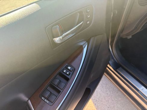 Used 2011 Lexus ES 350 image 10