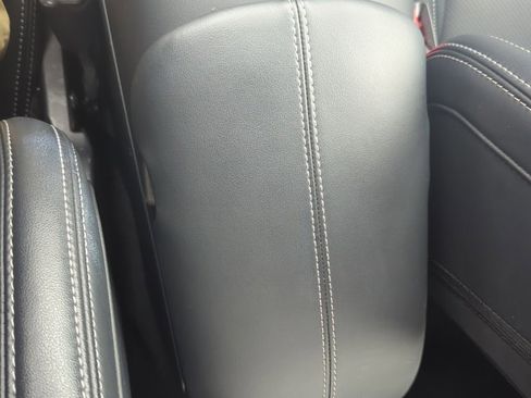 Used 2025 Ford Mustang Premium image 25