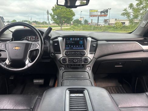 Used 2018 Chevrolet Suburban Premier AWD/4WD image 9