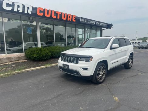 Used 2018 Jeep Grand Cherokee Limited AWD/4WD image 1