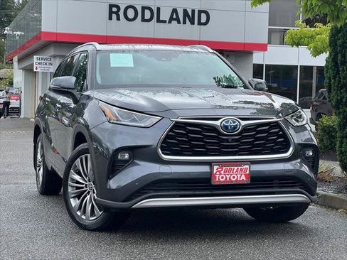 Certified 2020 Toyota Highlander Platinum AWD/4WD image 1