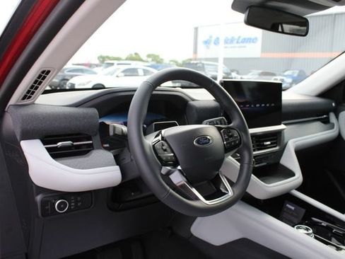 New 2026 Ford Explorer Platinum w/ LUX Leather Package AWD/4WD image 2