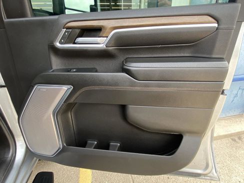 Used 2024 Chevrolet Silverado 2500 High Country w/ Technology Package AWD/4WD image 7