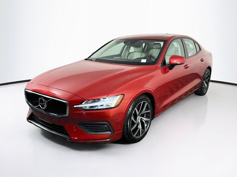 Used 2020 Volvo S60 T5 Momentum FWD image 3