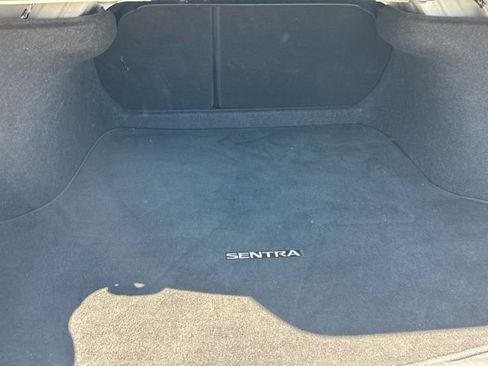 Used 2025 Nissan Sentra SV FWD image 10