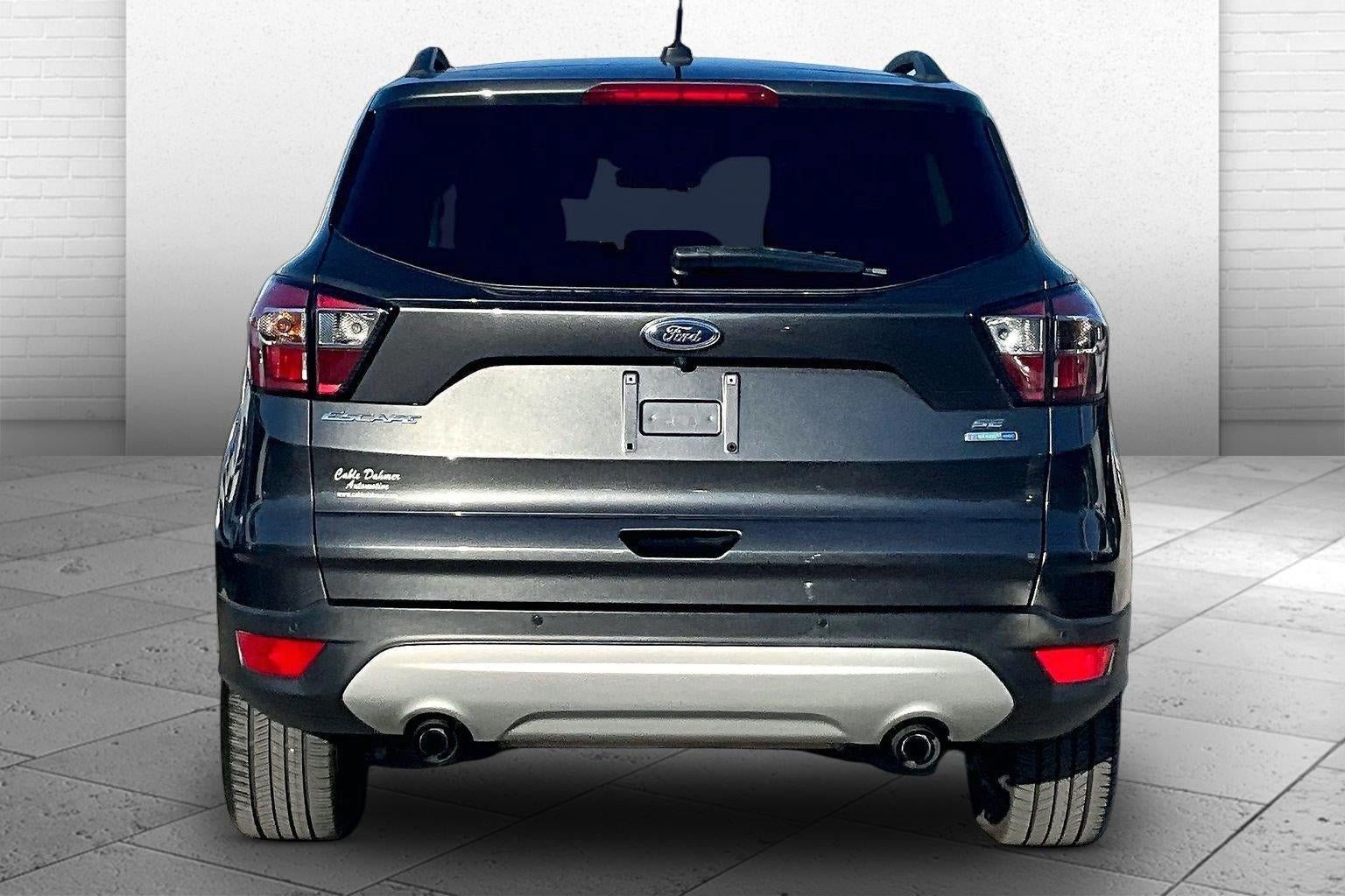 Used 2017 Ford Escape SE w/ Equipment Group 201A AWD/4WD image 3