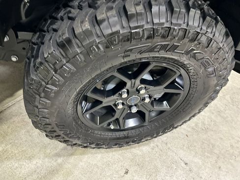 Used 2024 Jeep Wrangler Unlimited image 18